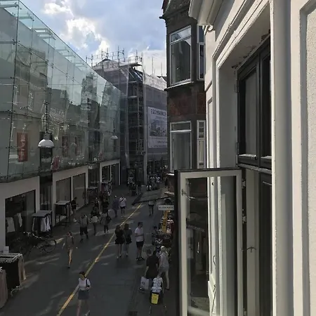Adnana - Center On Walking Street オールボー